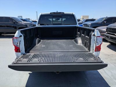 2023 Nissan Titan - Photo 11