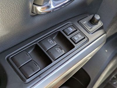 2023 Nissan Titan - Photo 21