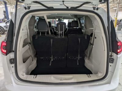 2023 Chrysler Pacifica - Photo 12
