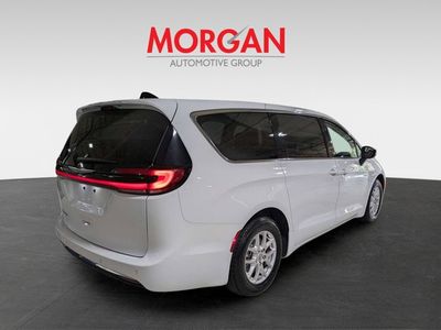 2023 Chrysler Pacifica - Photo 3