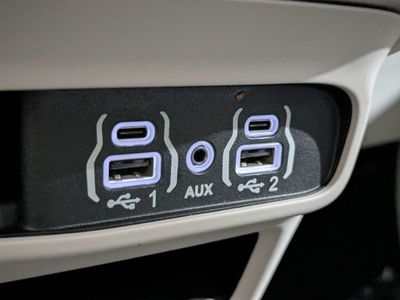 2023 Chrysler Pacifica - Photo 24