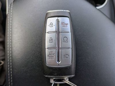 2025 Genesis GV70 - Photo 31