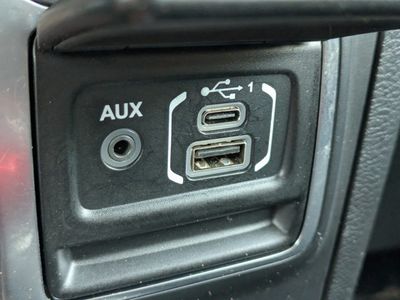 2021 Jeep Gladiator - Photo 18
