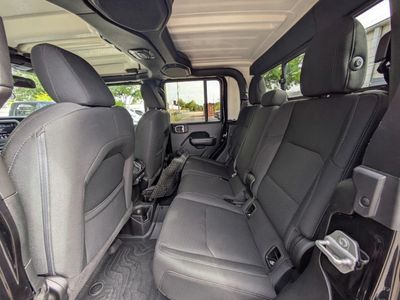 2021 Jeep Gladiator - Photo 11