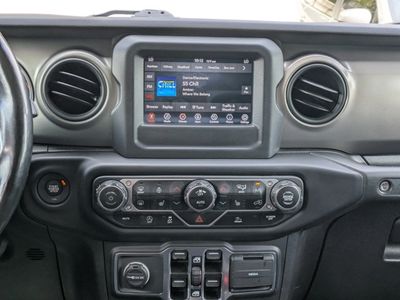 2021 Jeep Gladiator - Photo 15