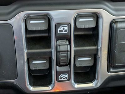 2021 Jeep Wrangler - Photo 24