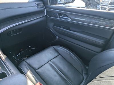 2022 Jeep Wagoneer - Photo 15