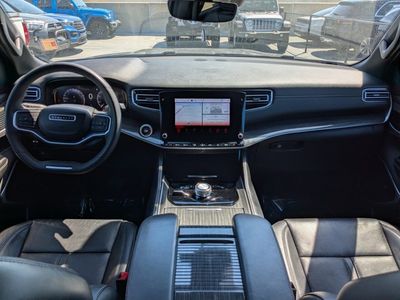 2022 Jeep Wagoneer - Photo 17