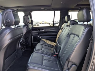 2022 Jeep Wagoneer - Photo 14