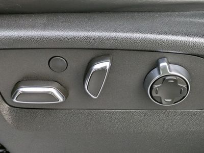 2023 GMC Yukon XL - Photo 17
