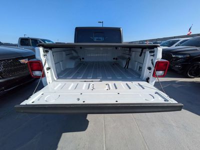 2021 Jeep Gladiator - Photo 11