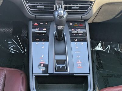 2022 Porsche Macan - Photo 16