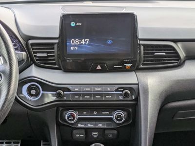 2021 Hyundai Veloster - Photo 17