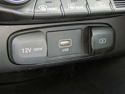 2021 Hyundai Veloster - Photo 21