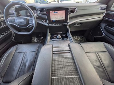 2024 Jeep Wagoneer - Photo 12