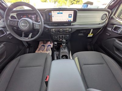 2026 Jeep Wrangler - Photo 13