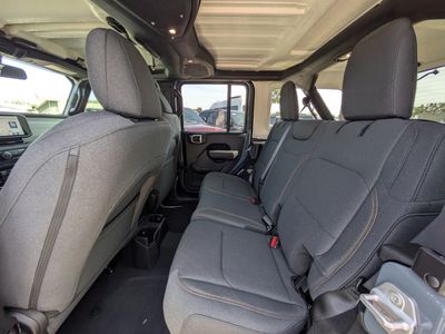 2026 Jeep Wrangler - Photo 12