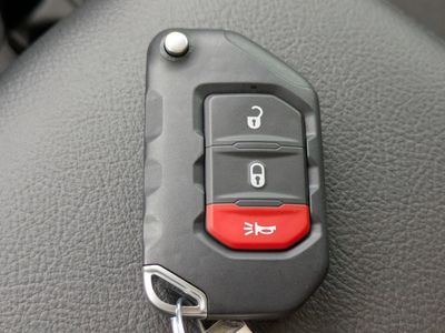 2026 Jeep Wrangler - Photo 25