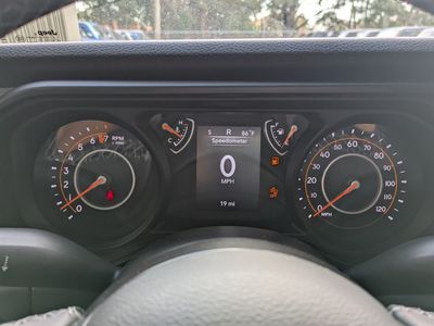 2026 Jeep Gladiator — photo 22 view