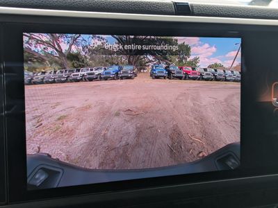 2026 Jeep Gladiator — photo 17 view