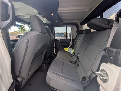 2026 Jeep Gladiator — photo 11 view