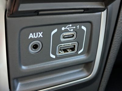 2026 Jeep Gladiator — photo 18 view