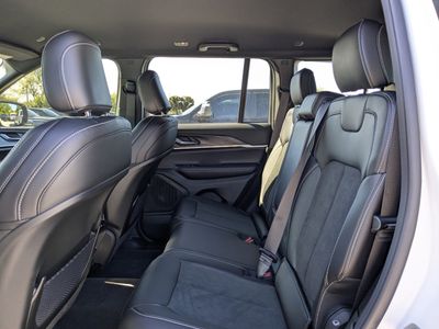 2026 Jeep Grand Cherokee - Photo 14