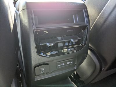 2026 Jeep Grand Cherokee - Photo 15