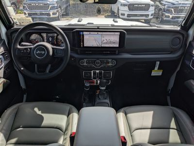 2026 Jeep Gladiator - Photo 15