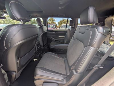 2025 Jeep Grand Cherokee L - Photo 12