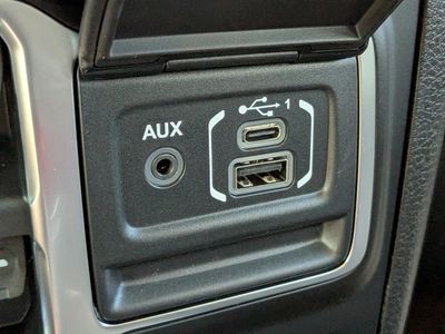 2026 Jeep Gladiator - Photo 22