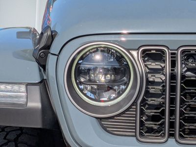 2026 Jeep Gladiator — photo 9 view