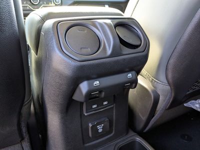 2026 Jeep Gladiator — photo 14 view
