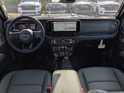 2026 Jeep Gladiator — photo 15 view