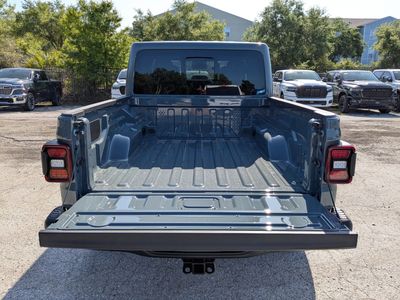 2026 Jeep Gladiator — photo 12 view