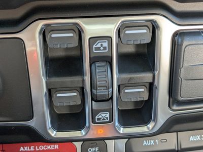 2026 Jeep Gladiator — photo 23 view