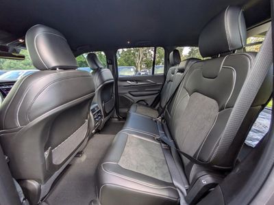 2025 Jeep Grand Cherokee - Photo 12