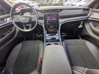 2025 Jeep Grand Cherokee - Photo 13