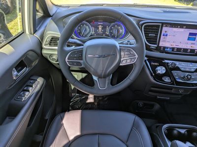 2026 Chrysler Voyager - Photo 14
