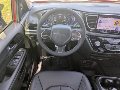 2026 Chrysler Pacifica - Photo 14