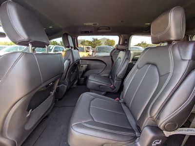 2026 Chrysler Pacifica - Photo 12