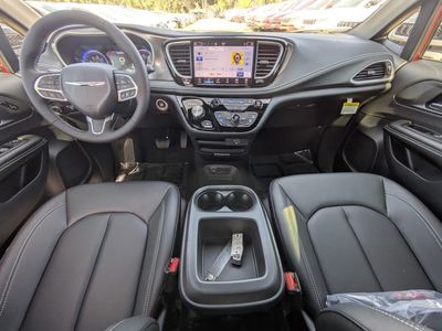 2026 Chrysler Pacifica - Photo 13
