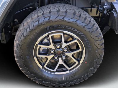 2026 Jeep Wrangler - Photo 9