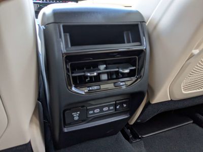 2026 Jeep Grand Cherokee - Photo 15