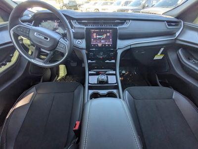 2025 Jeep Grand Cherokee - Photo 13