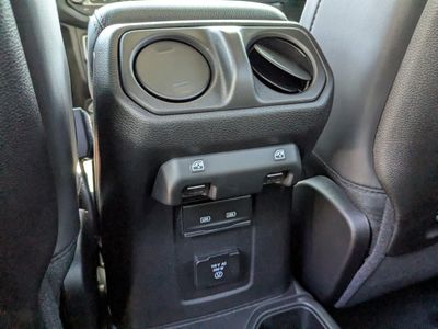 2026 Jeep Gladiator - Photo 14