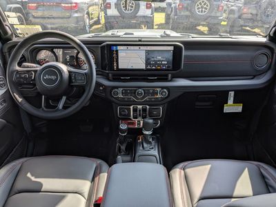 2026 Jeep Gladiator - Photo 15