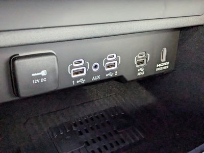 2026 Jeep Grand Wagoneer - Photo 21