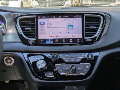2026 Chrysler Voyager - Photo 16