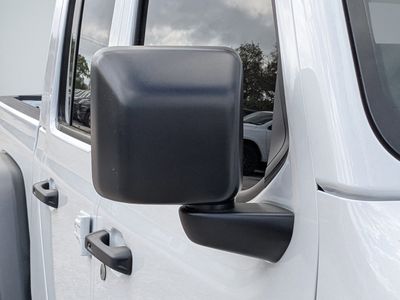 2026 Jeep Gladiator — photo 11 view